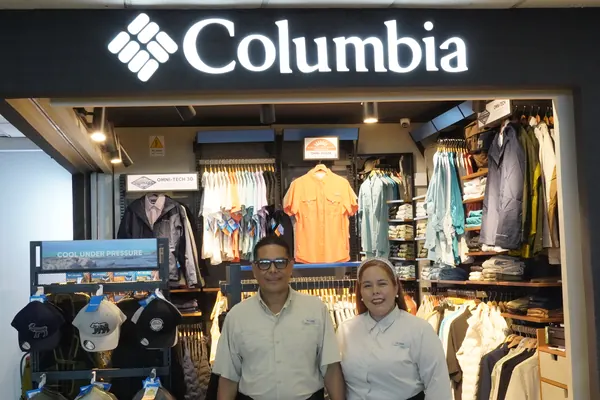 Columbia, Tocumen International Airport: store team