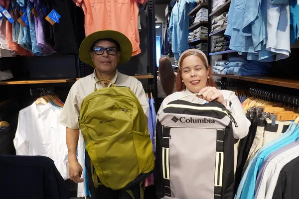 Columbia, Tocumen International Airport: store team