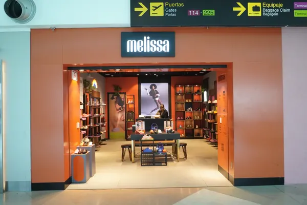 Melissa, North Pier: storefront