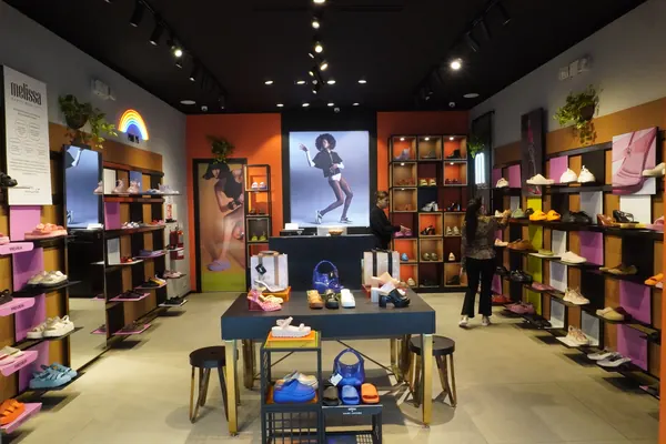 Melissa, North Pier: store interior