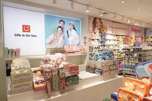 Miniso, Store 1: store interior
