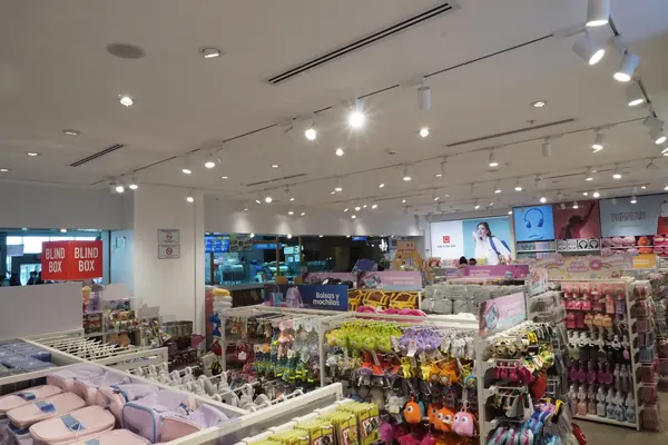 Miniso, Store 2: store interior