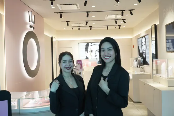 Pandora, Tocumen International Airport: store team