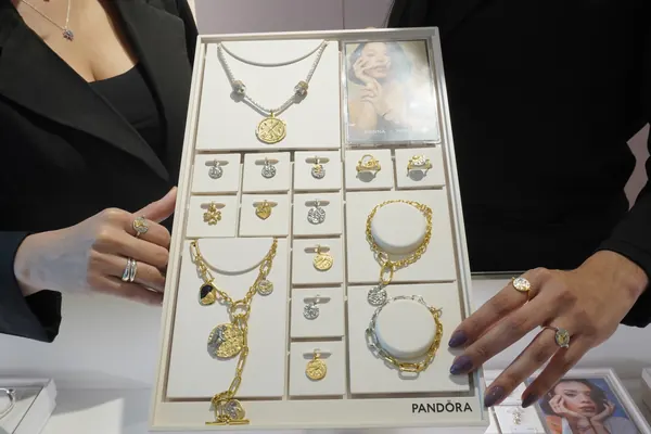 Pandora, Tocumen International Airport: products
