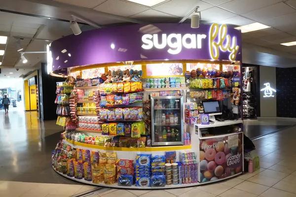Sugar Fly, Capilla: storefront