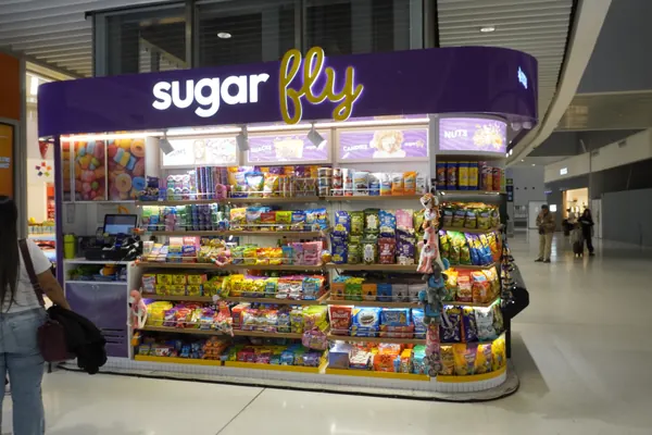 Sugar Fly, Terminal 2: storefront