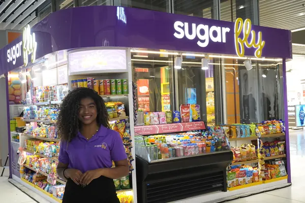 Sugar Fly, Terminal 2: store team